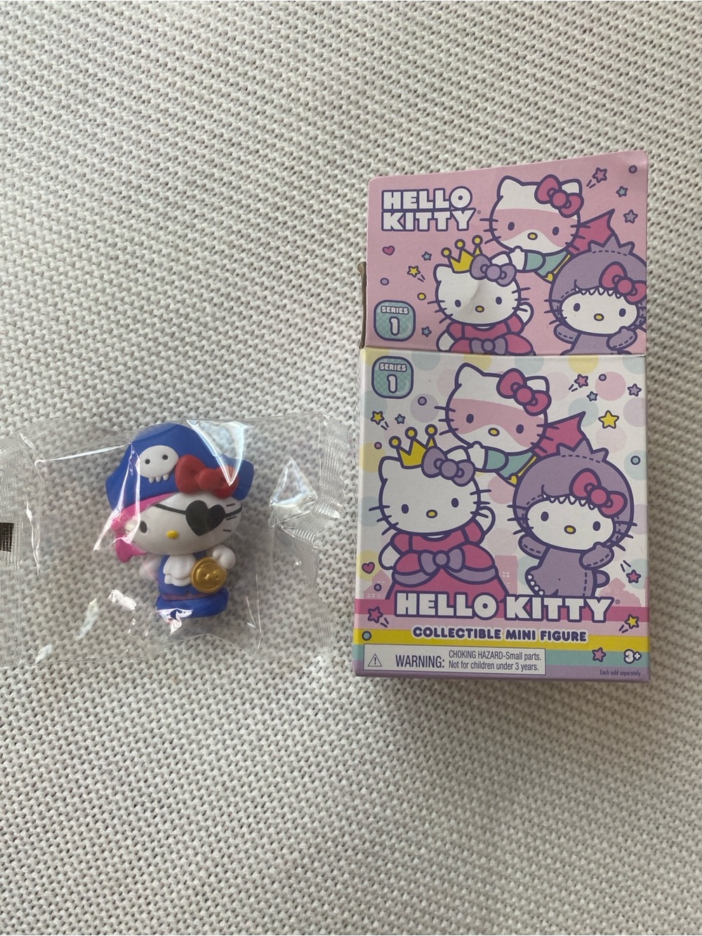 Hello kitty mini figure